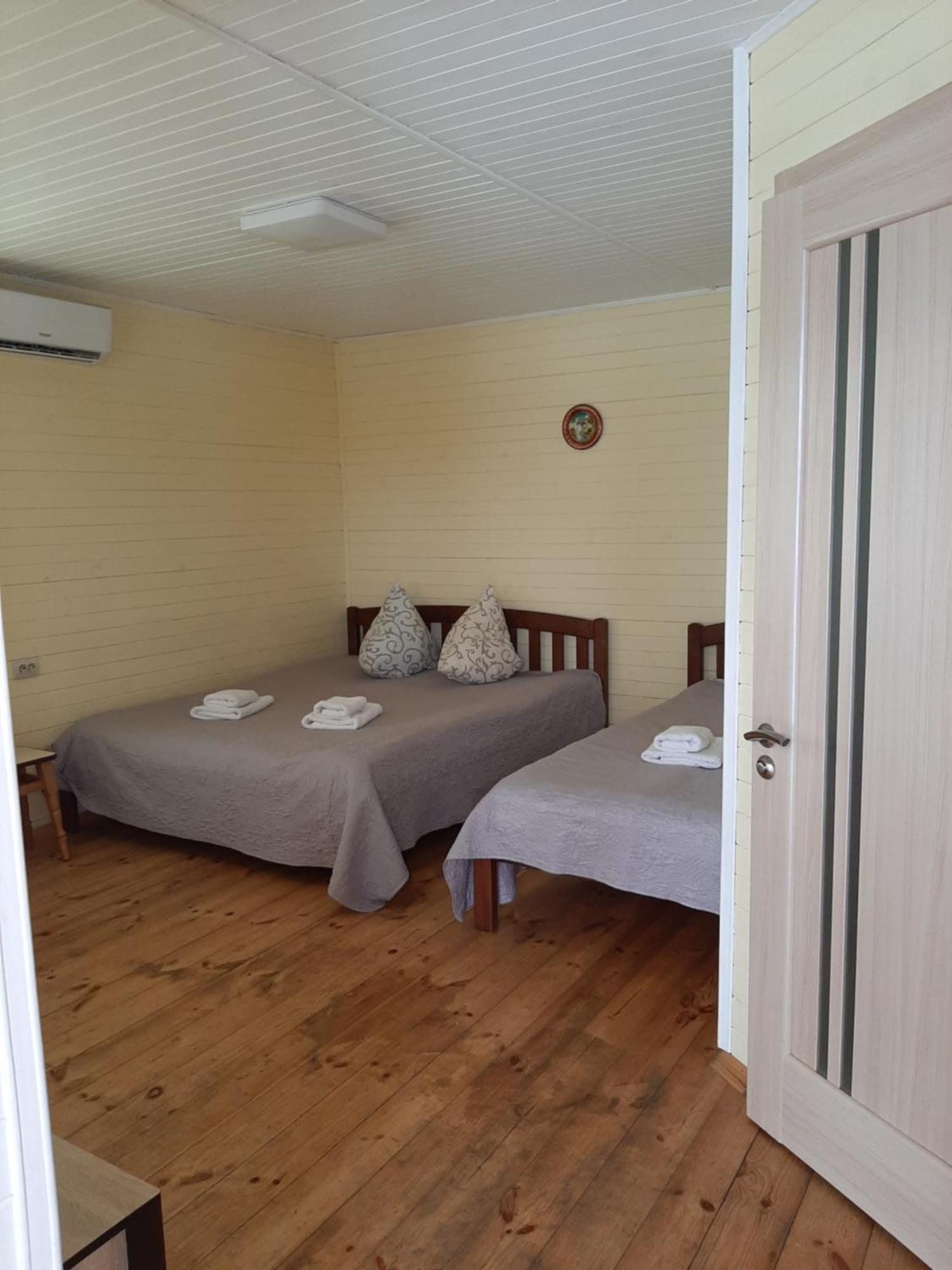 Гостьовий Дім На Герцена Guest Hous On Gertsena Hotel Novhorod-Siverskyi Quarto foto